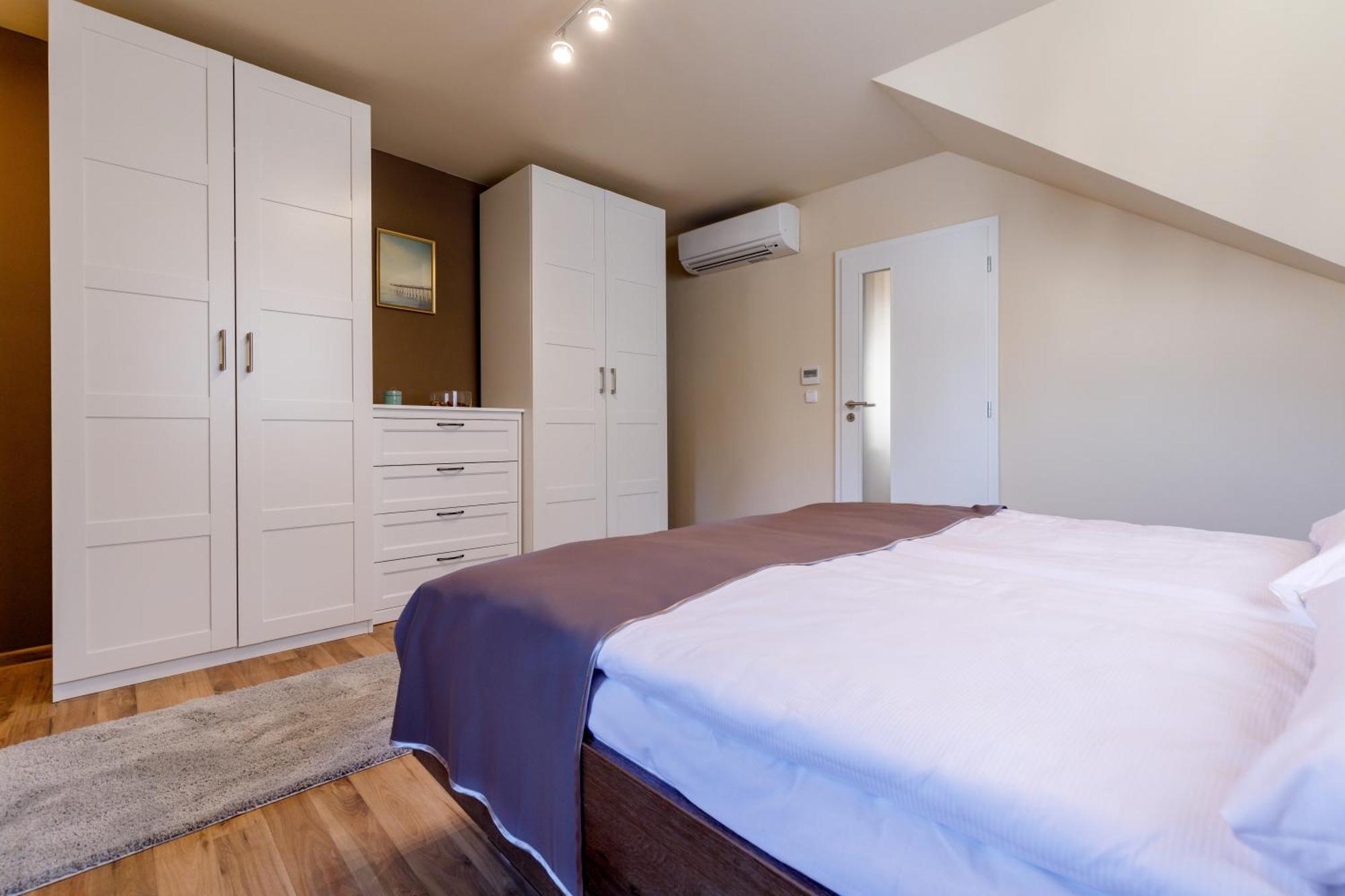 Apartments Menuet Karlsbad Rum bild