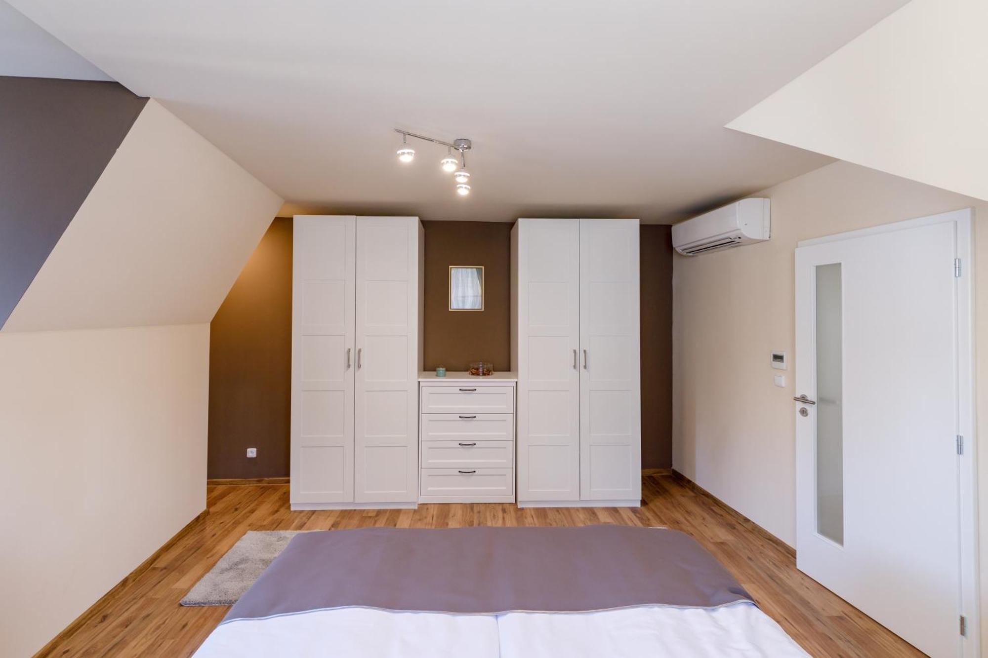 Apartments Menuet Karlsbad Rum bild