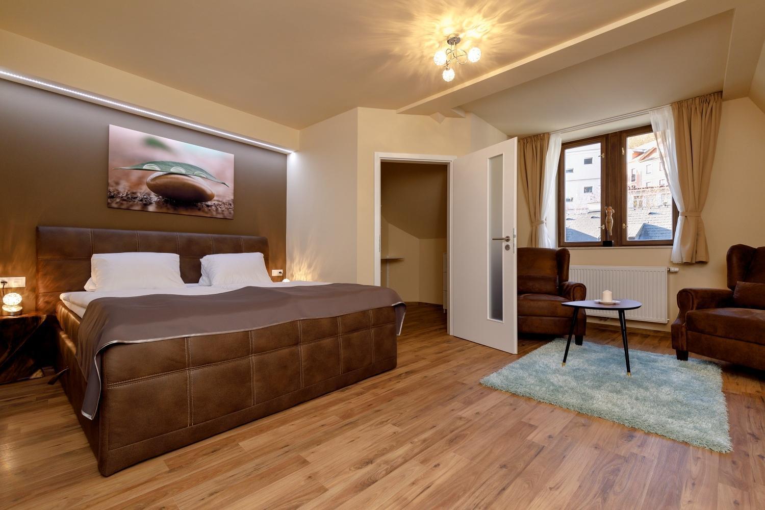 Apartments Menuet Karlsbad Rum bild