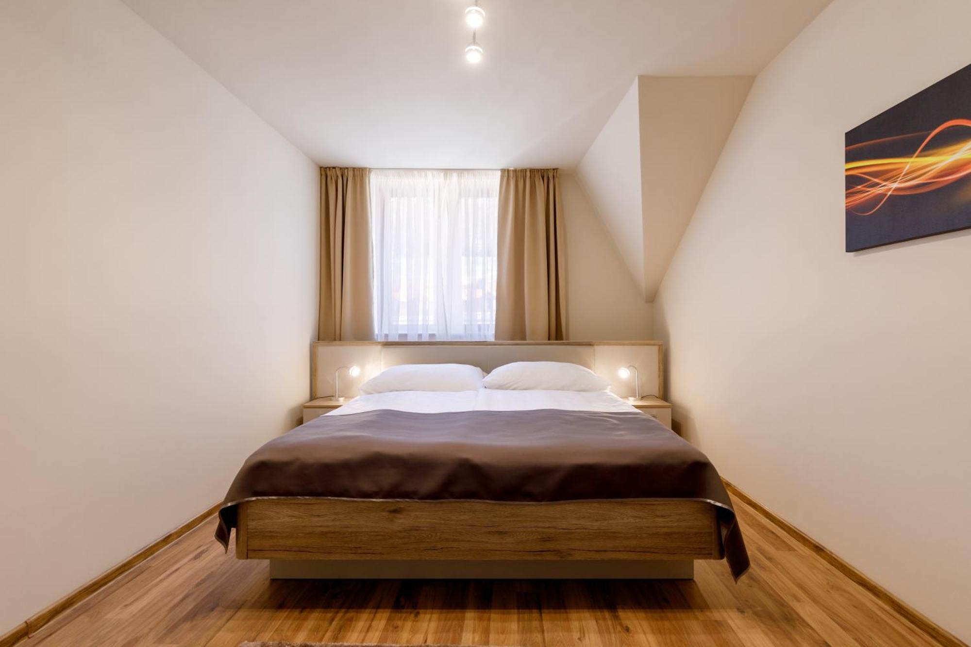 Apartments Menuet Karlsbad Rum bild