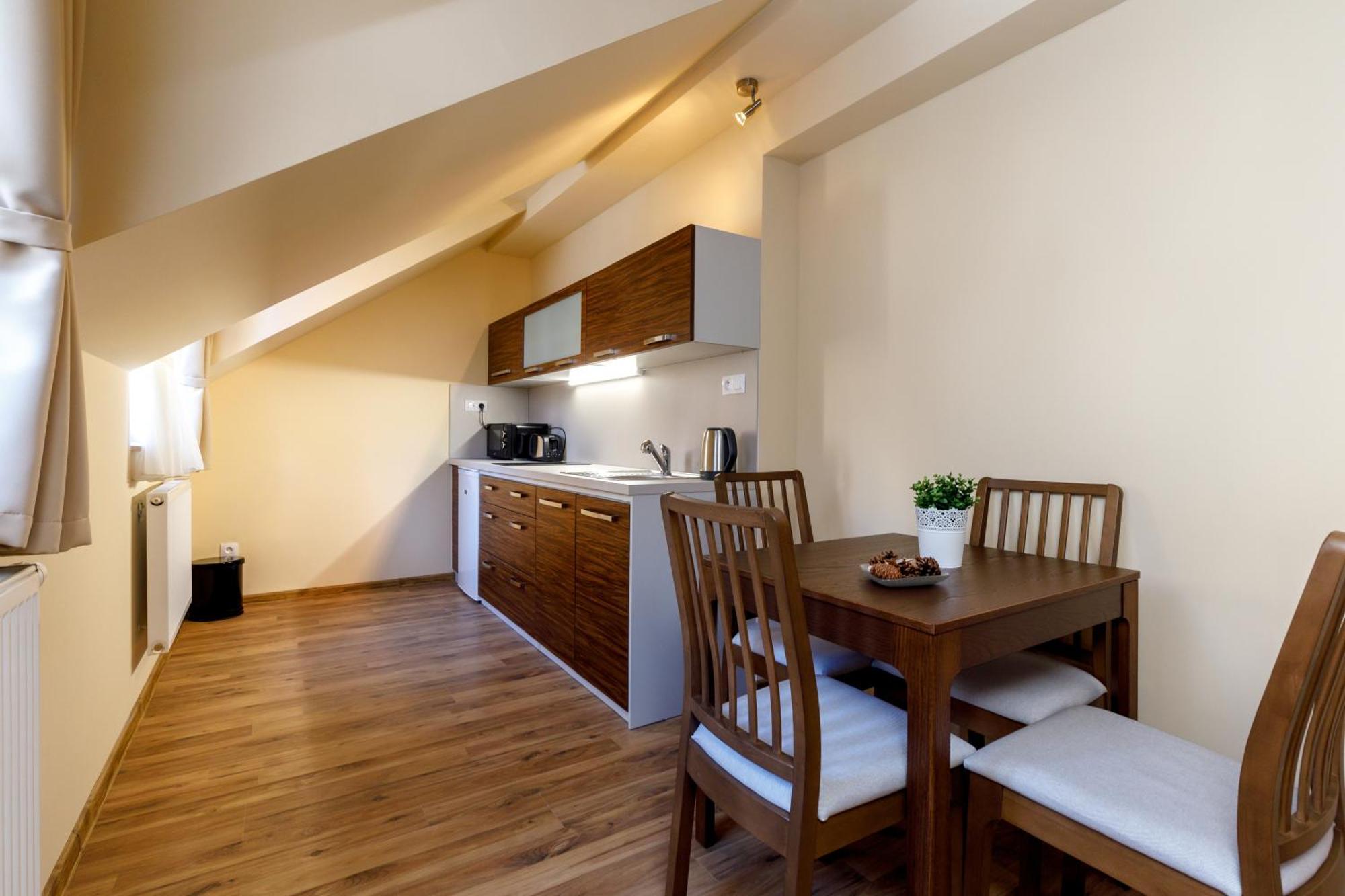 Apartments Menuet Karlsbad Rum bild