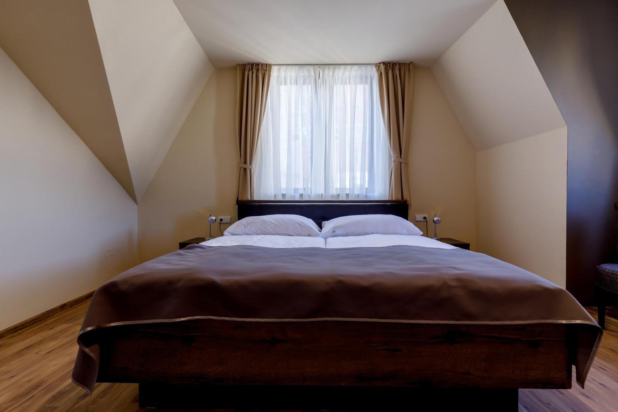 Apartments Menuet Karlsbad Rum bild