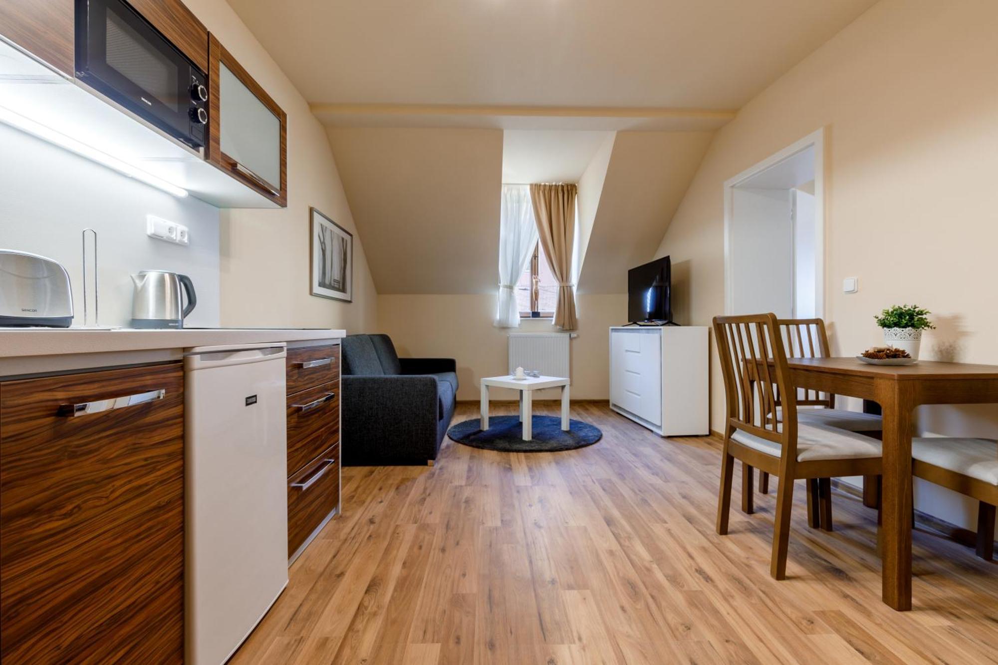 Apartments Menuet Karlsbad Rum bild