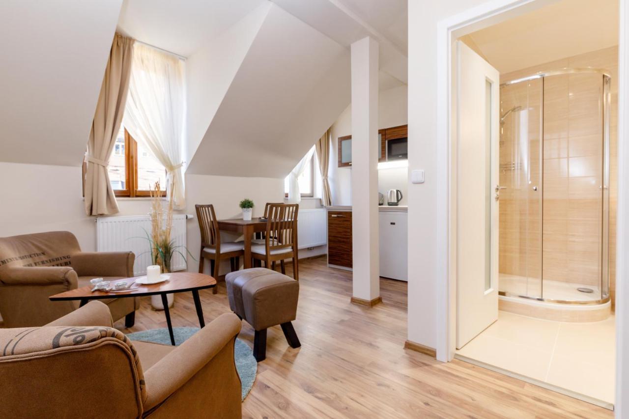 Apartments Menuet Karlsbad Rum bild
